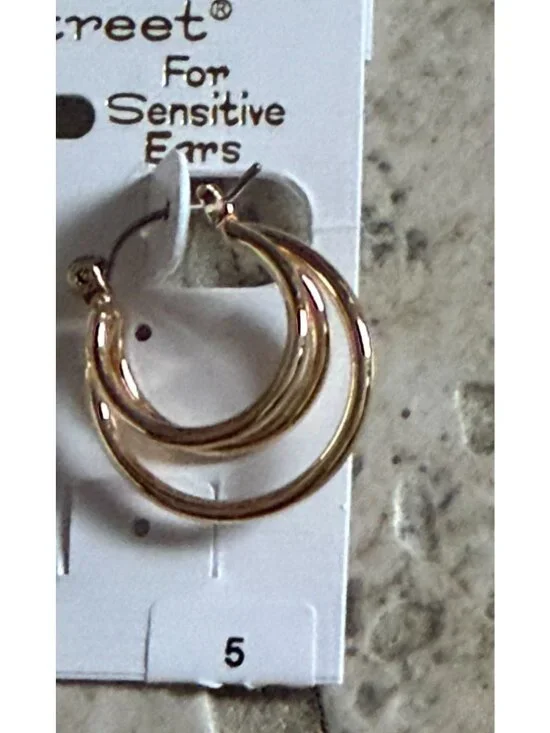 Main Street For Sensitive Ears Gold Tone Hoop Earrings-NWT - Picture 3 of 5